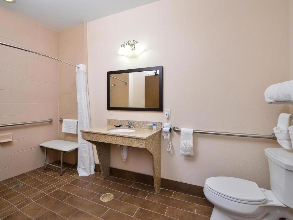 Americas Best Value Inn & Suites Cuero Екстериор снимка