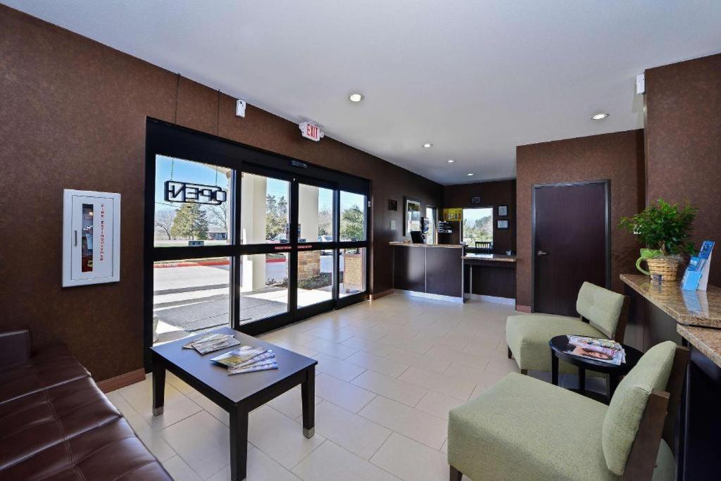 Americas Best Value Inn & Suites Cuero Екстериор снимка